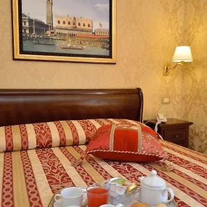 Residenza Goldoni Venedik