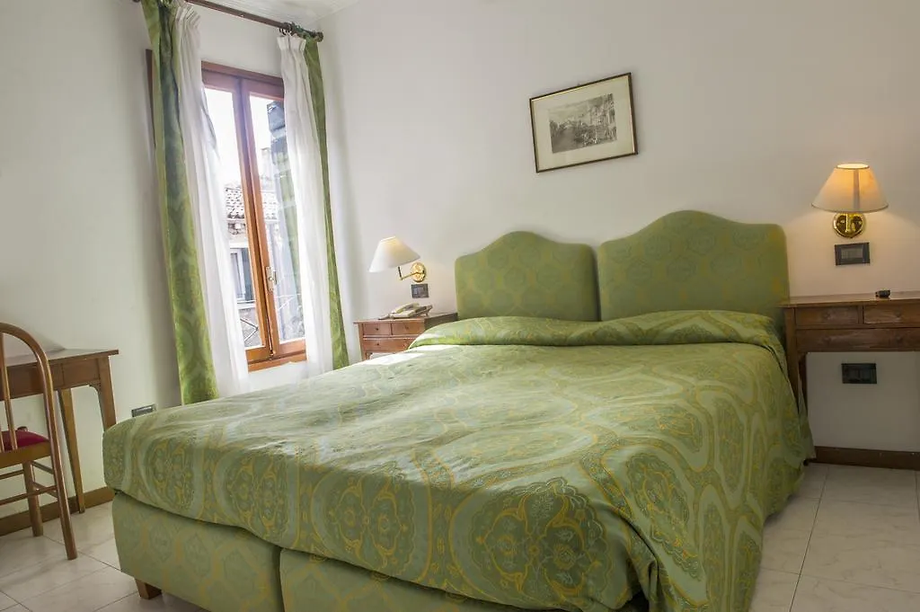**  Hotel Iris Venedik İtalya