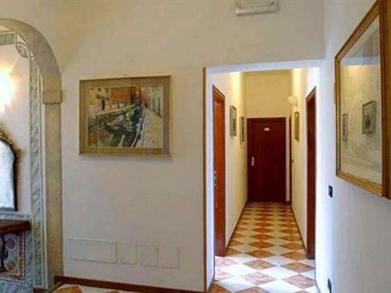 Hotel Iris Venedik 2*,