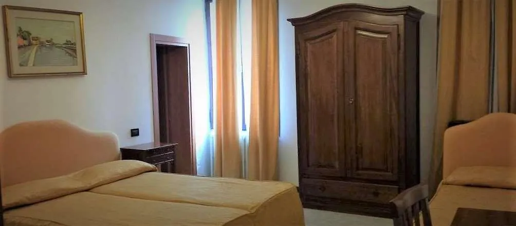 **  Hotel Iris Venedik İtalya