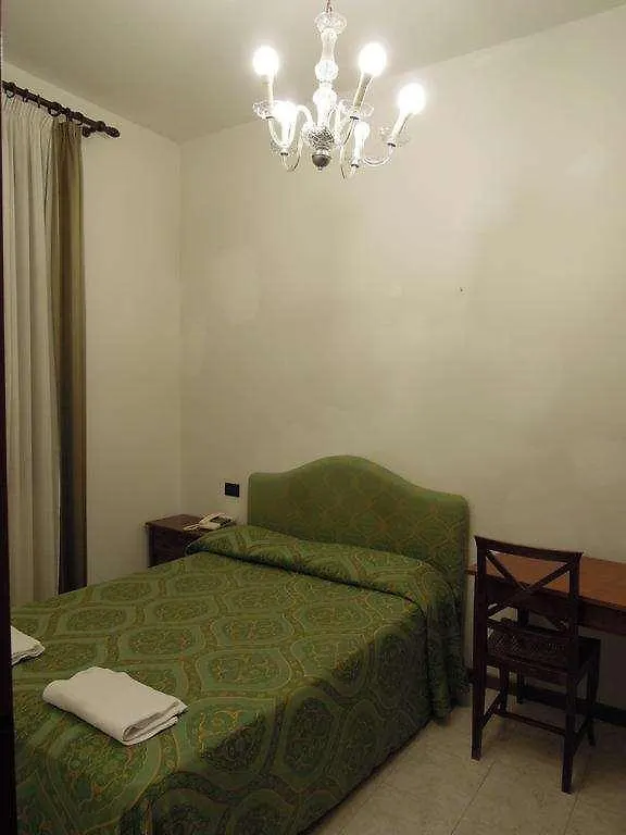 Hotel Iris Venedik İtalya