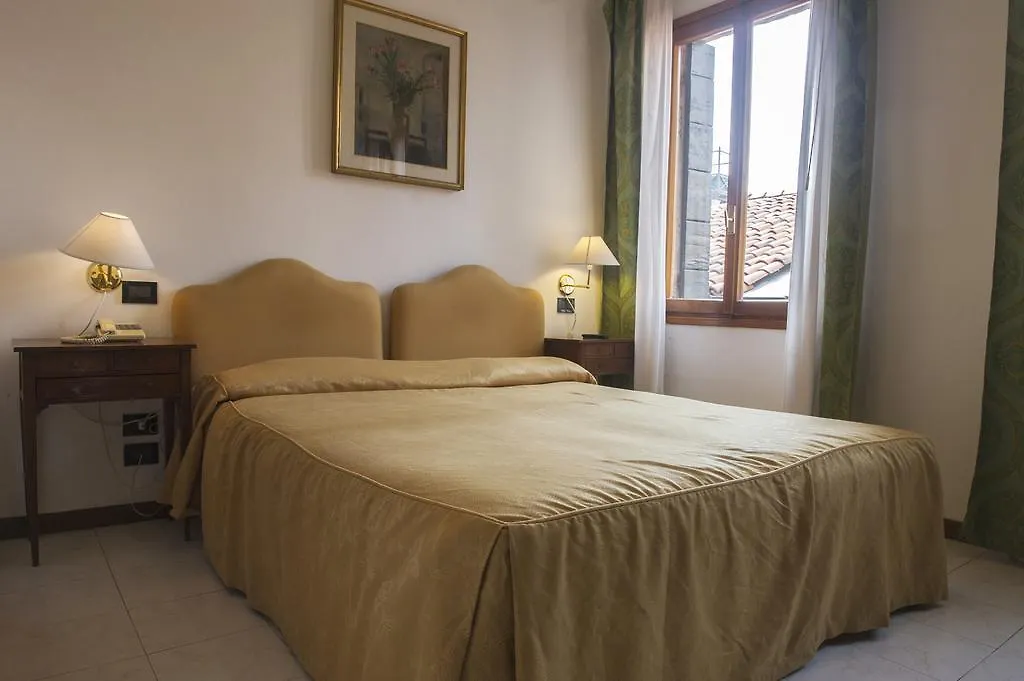 Hotel Iris Velence Olaszország
